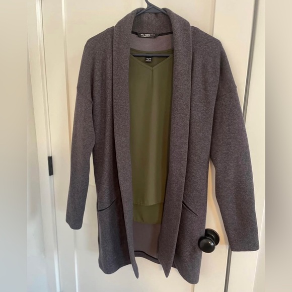 Arc’teryx Women’s Dark Grey Work Blazer